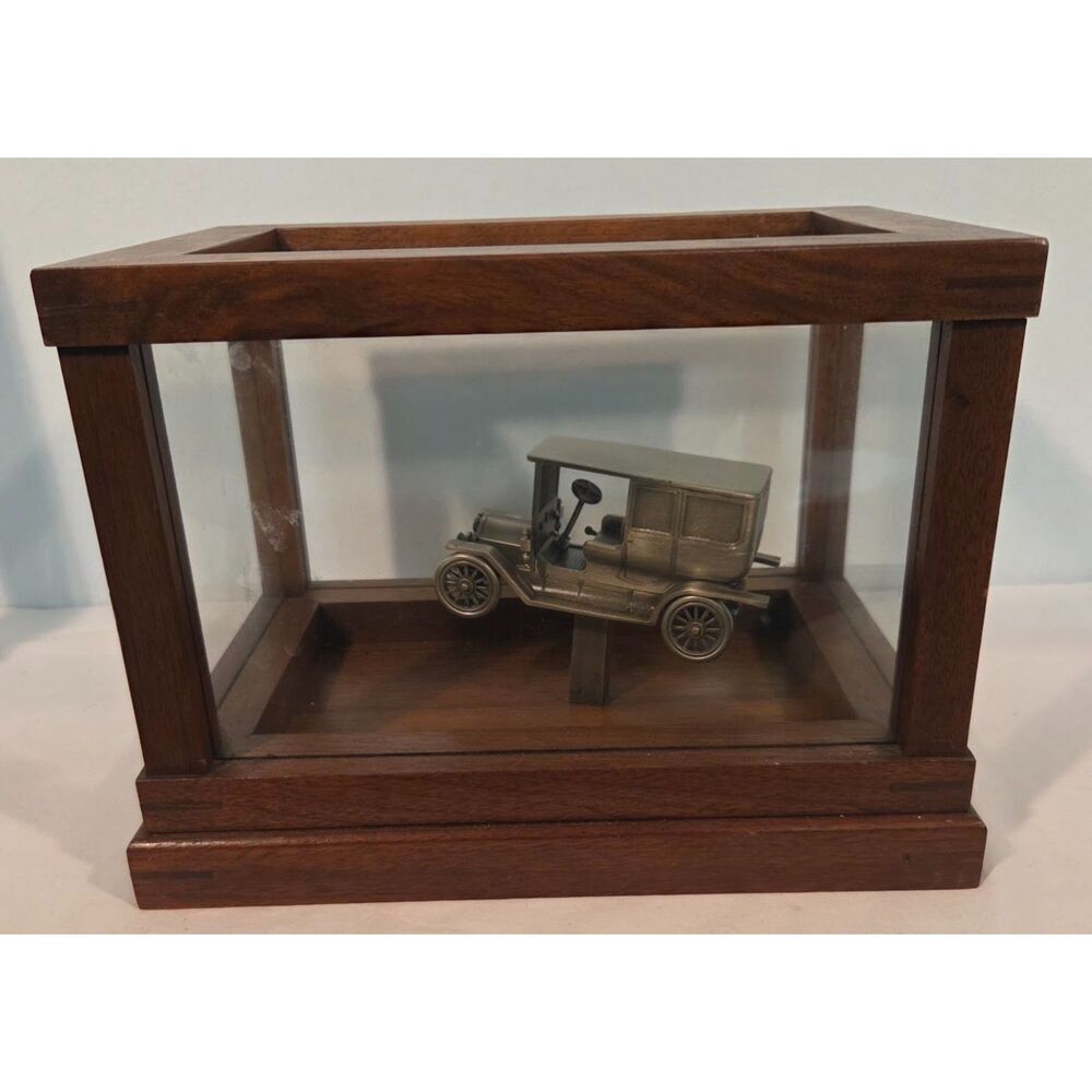 1908 Cadillac Model H Limousine Replica Car w/ Wood Glass Display Case